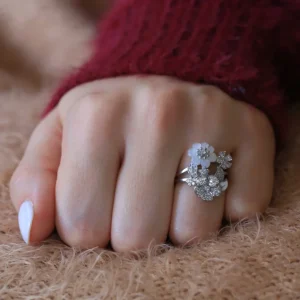 Bague  Argent Rhodié garanti  fleur de nacre fleur en amande