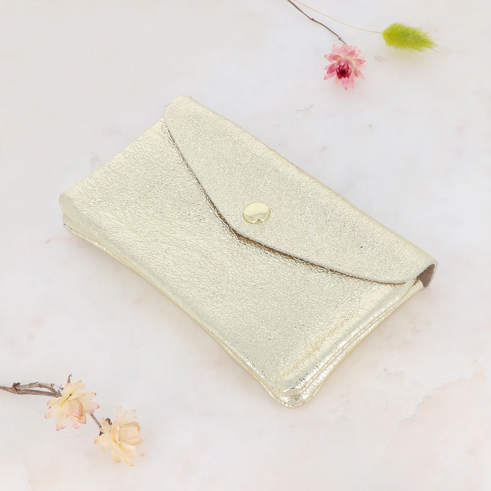 Pochette Barcelone - 1 bouton aimanté, 1 zip et 3 poches – Image 8