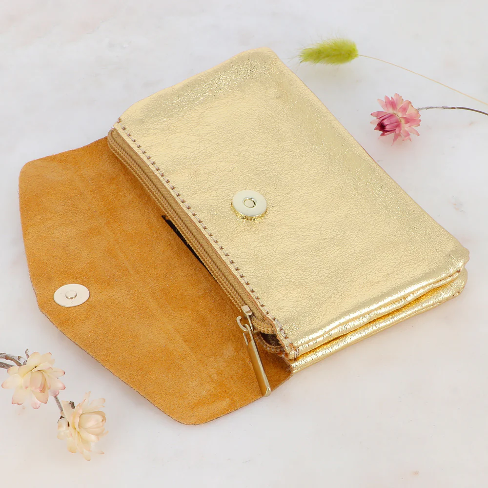 Pochette Barcelone - 1 bouton aimanté, 1 zip et 3 poches – Image 5