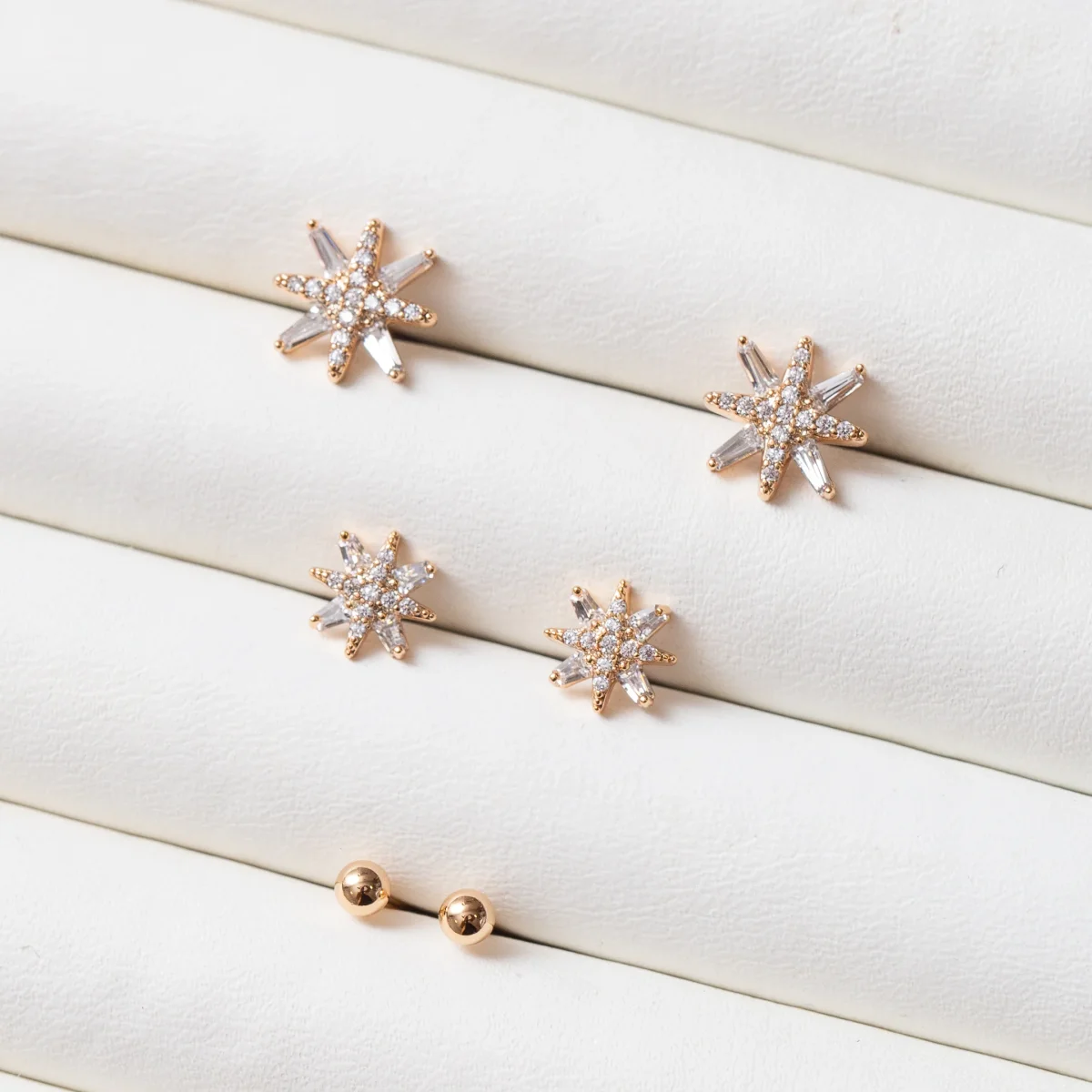 3 Paires de Boucles d'Oreilles, Plaqué Or Xuping en Fleur – Chic et Accessibles