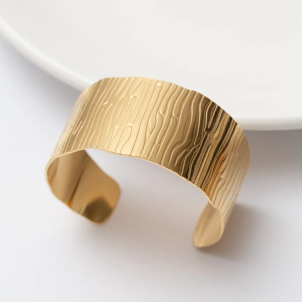 Bracelets En Acier : Sophistication et Raffinement à Chaque Détail